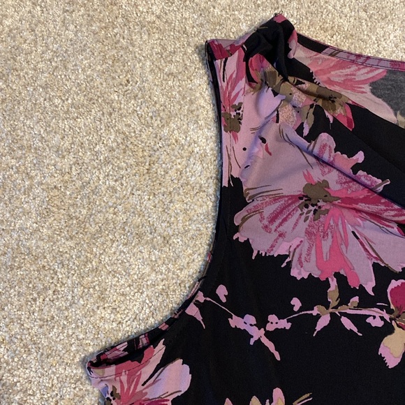 Women’s Croft & Borrow sleeveless drape neck top. Size XL. - Picture 3 of 8